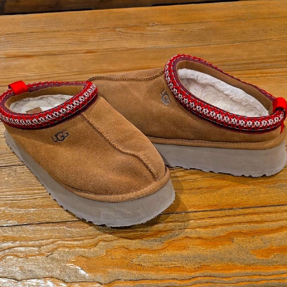 UGG Tazz Brown Boots, size 11